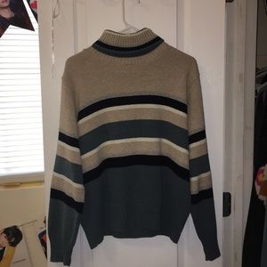 Turtle neck knit sweater
